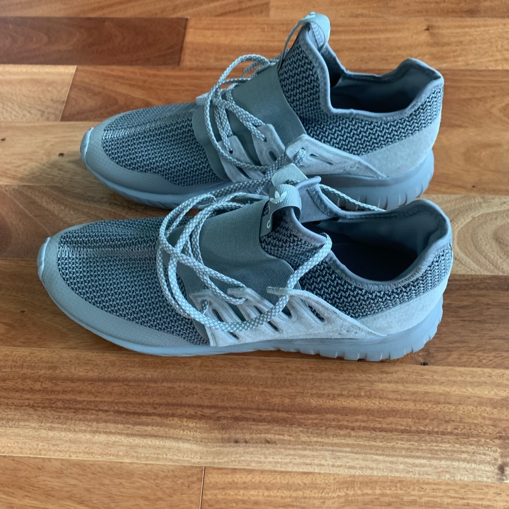 Adidas Tubular sneaker size 11.5
